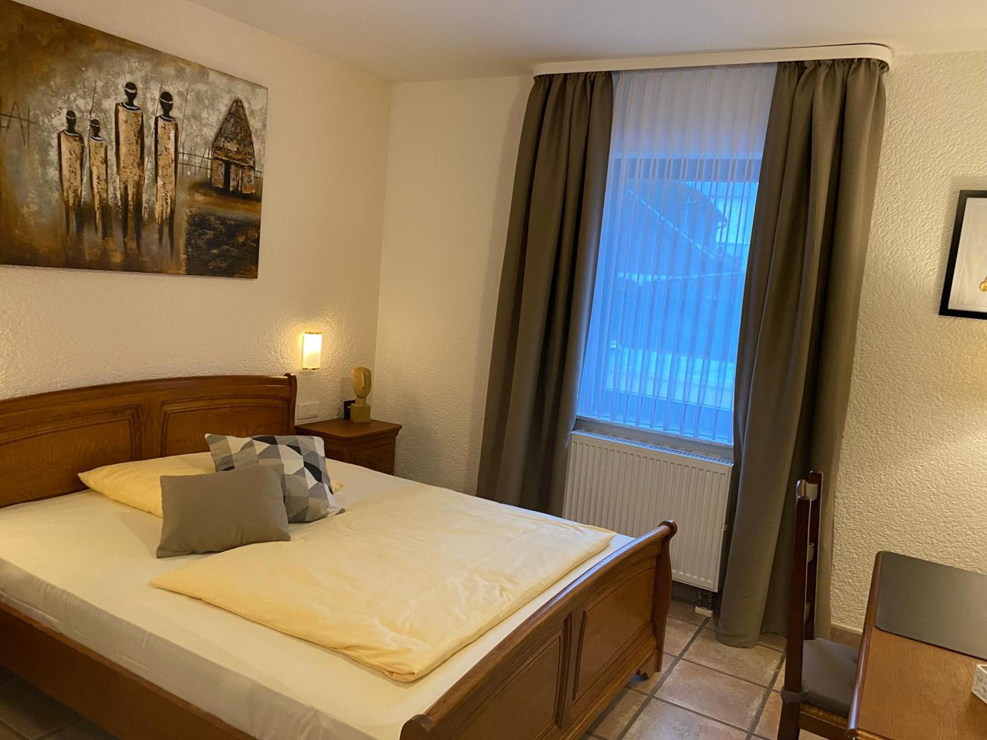 Hotel Zur Linde Саарлуис Экстерьер фото